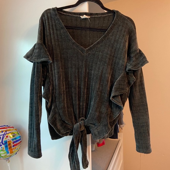 Boutique Adorable Sweater - Picture 1 of 6